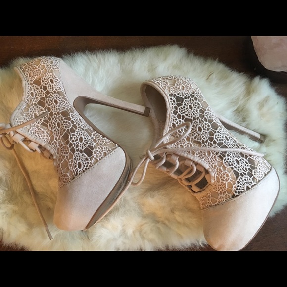 Quipid apricot/nude suede& lace platform stilettos - Picture 2 of 6